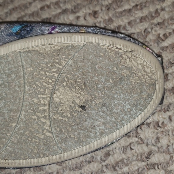 Bobs from Sketchers memory foam slip on shoes with kitties. - Picture 3 of 5